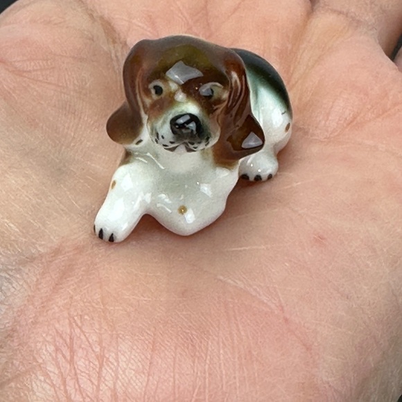 Vintage Small Basset Hounds Set of 3 Dog Puppies
Ceramics Glossy Shelf Sitters - Picture 8 of 11